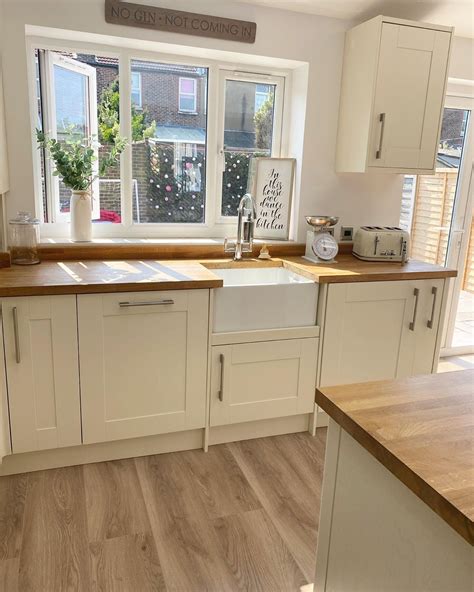Kitchen cabinet fina .